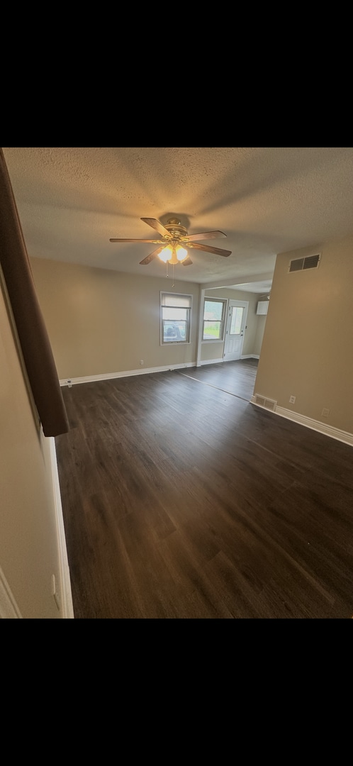Building Photo - Check out this 3bdr ranch located in Belmont