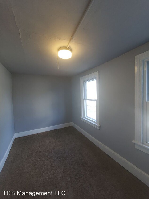 Primary Photo - 5 br, 1 bath House - 207 Jones Avenue