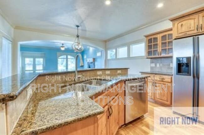 Building Photo - 1076 W Stanhope St