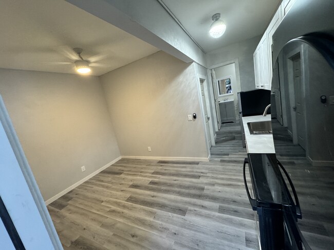 Foto del edificio - 2342 Hummingbird St