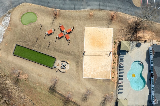 Exterior Amenities - 864 Clemson Apartments