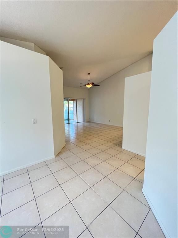 Foto del edificio - 2477 Coral Trace Pl