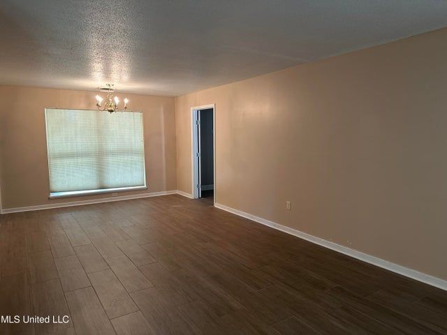 Foto del edificio - 2519 Linwood Dr