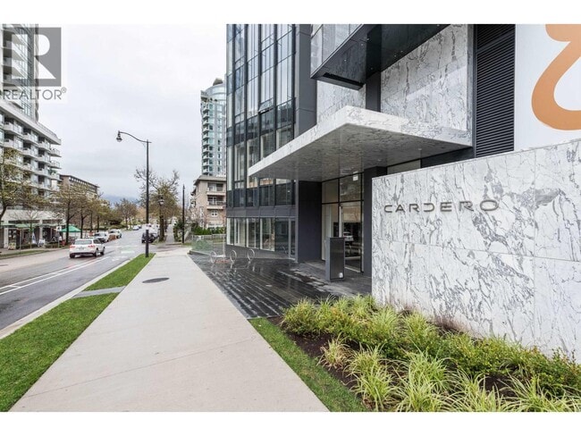 Building Photo - 620 Cardero St
