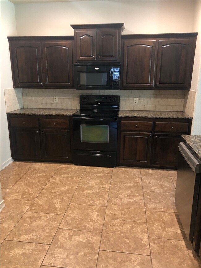 Foto del edificio - 3690 W Mountain View Dr