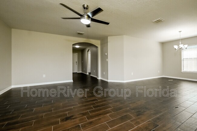 Building Photo - 909 Wynnmere Walk Ave