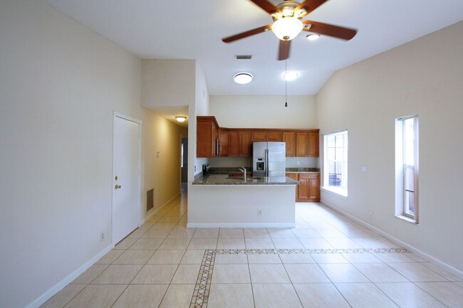 Building Photo - Spacious 2B/2B Villa w/ Converted Garage &...