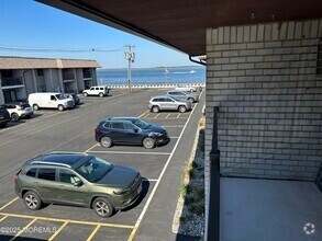 Building Photo - 330 Shore Dr