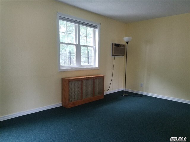 Foto del edificio - 223-40-223-65 65th Ave