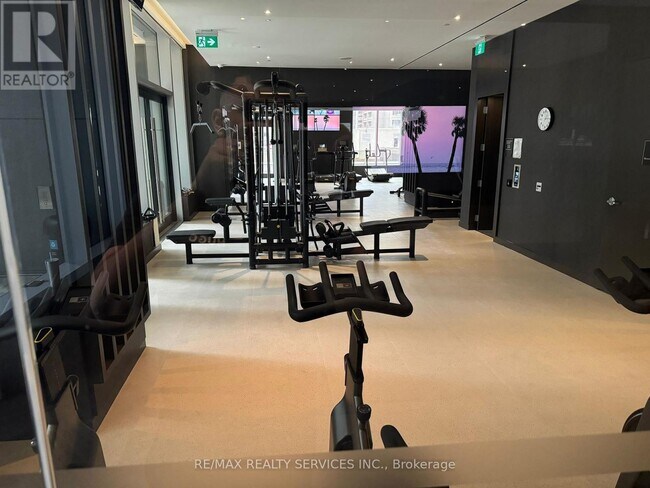 Photo du bâtiment - 11 Yorkville Ave