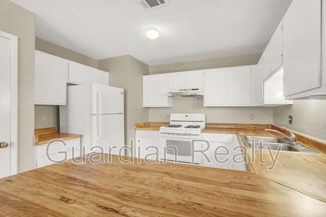 Foto del edificio - 801 N Major Ave