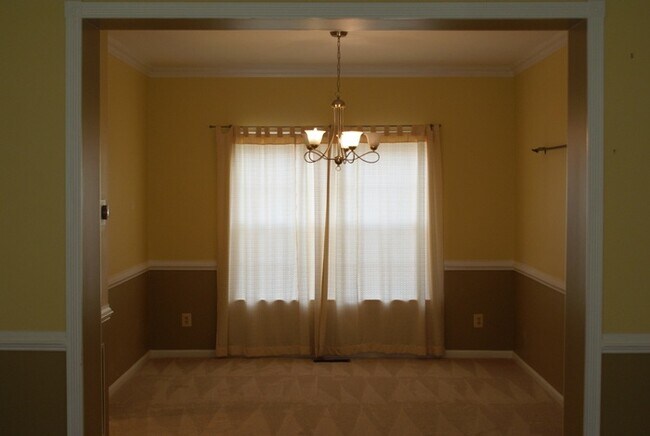 Building Photo - 14415 Saturn Way