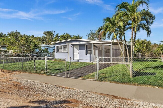 Building Photo - 137 NW 29th Ave