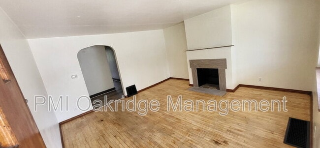 Building Photo - 1603 Broadway