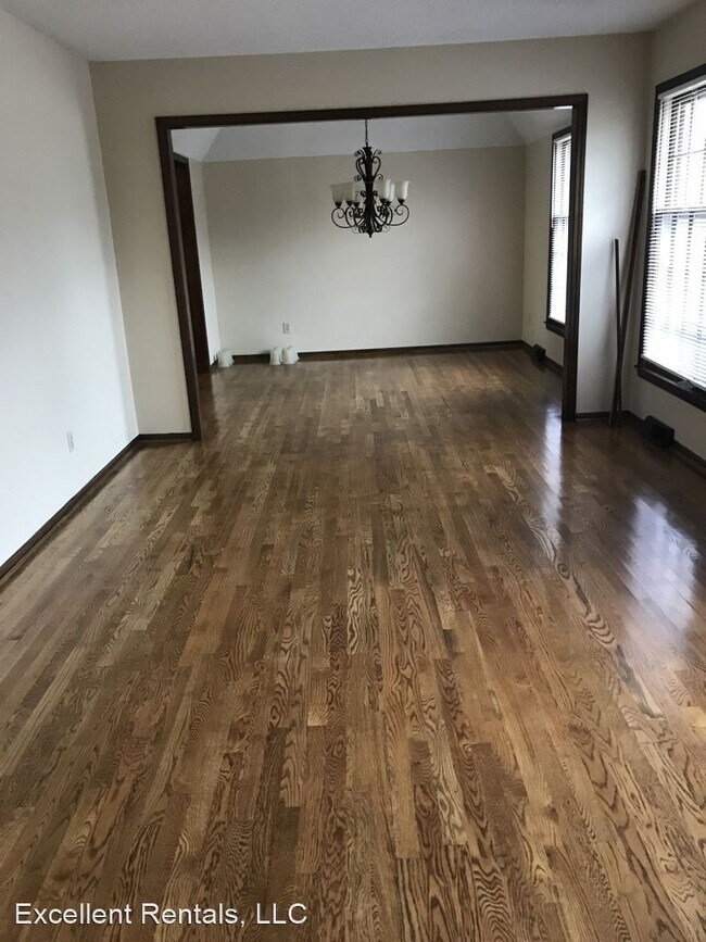 Foto del edificio - 4 br, 2.5 bath House - 615 NE Clubhouse Drive