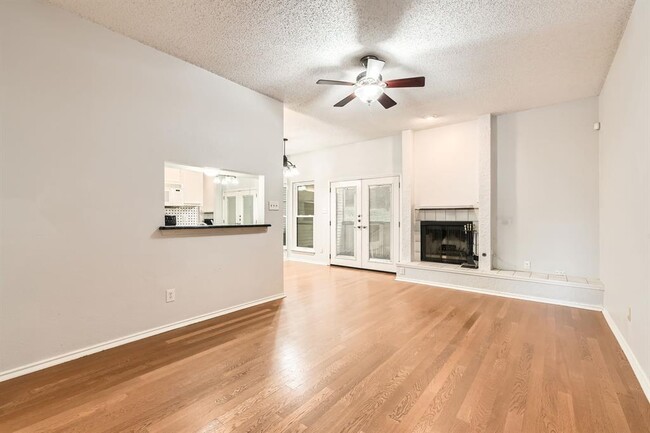 Building Photo - 9100 Mountain Ridge Dr