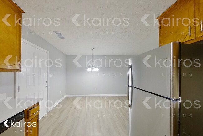 Building Photo - 320 Deerpark Drive