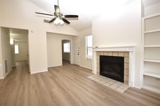 Building Photo - 2801 W Slaughter Ln
