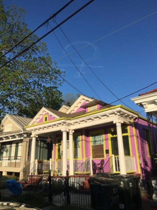 Building Photo - 306 S Murat St