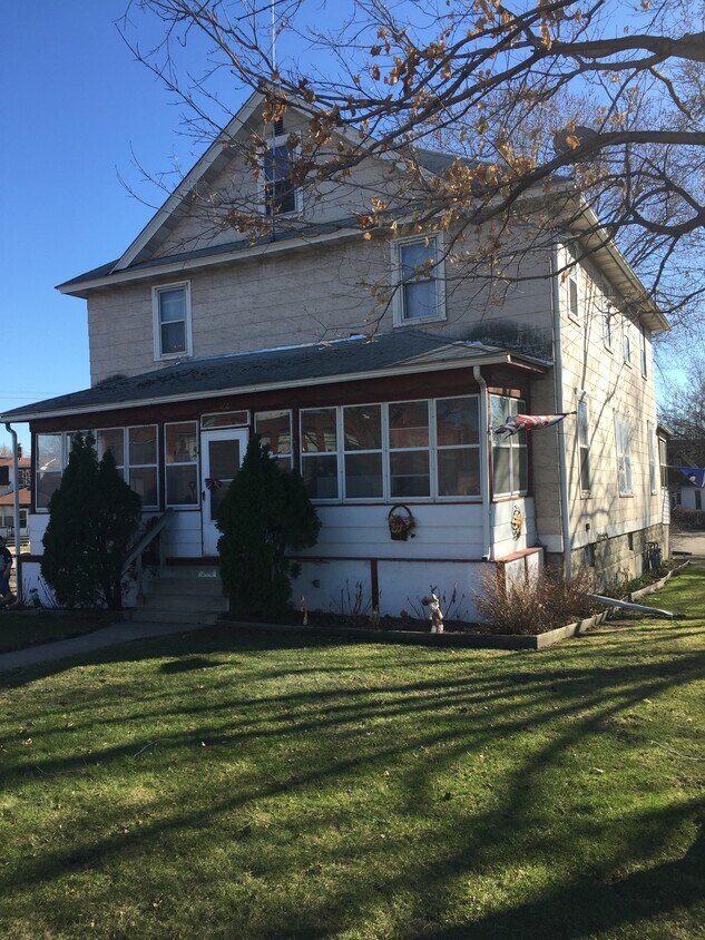 308 Como Ave Unit 2, Saint Paul, MN 55103 Apartments in Saint Paul