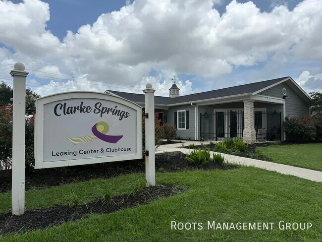 Photo - 15706 Clarke Springs Dr Apartment