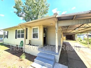 Building Photo - 2326 Grove St