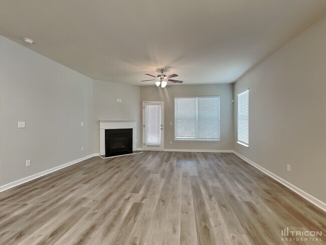 Building Photo - 137 Emporia Loop