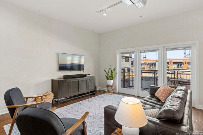 Foto del edificio - 1 Bed 1 Bath Condo located in Southtown
