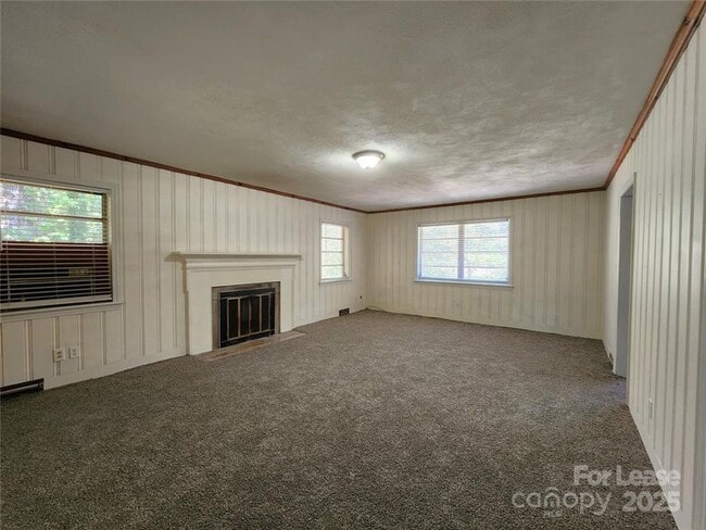 Building Photo - 7604 Shady Ln