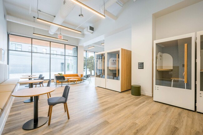 Foto del edificio - 853 W Blackhawk St