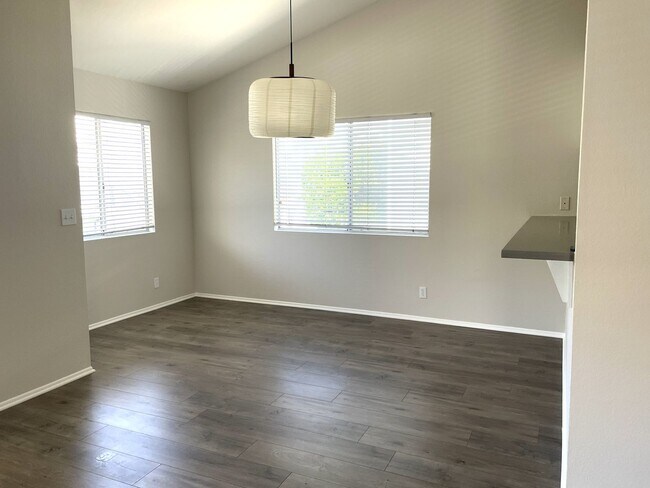 Foto del edificio - 1158 Cypress Ave