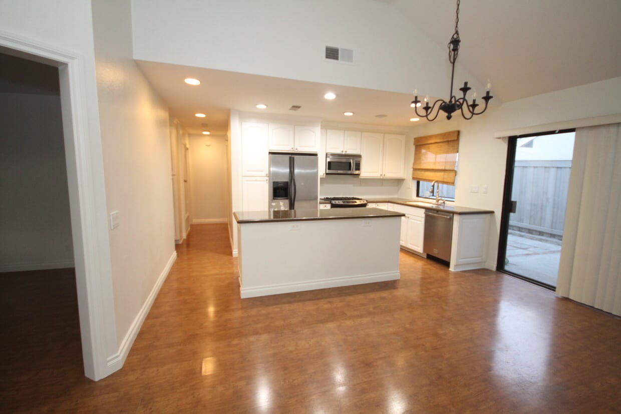 Building Photo - 5 Amberleaf