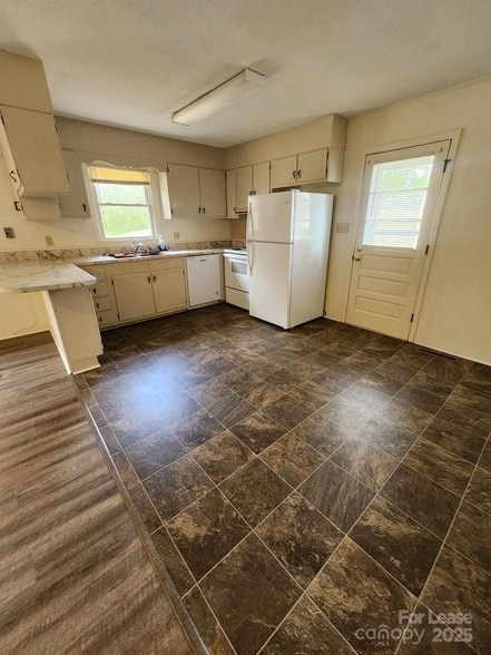 Building Photo - 208 Cliffside Dr