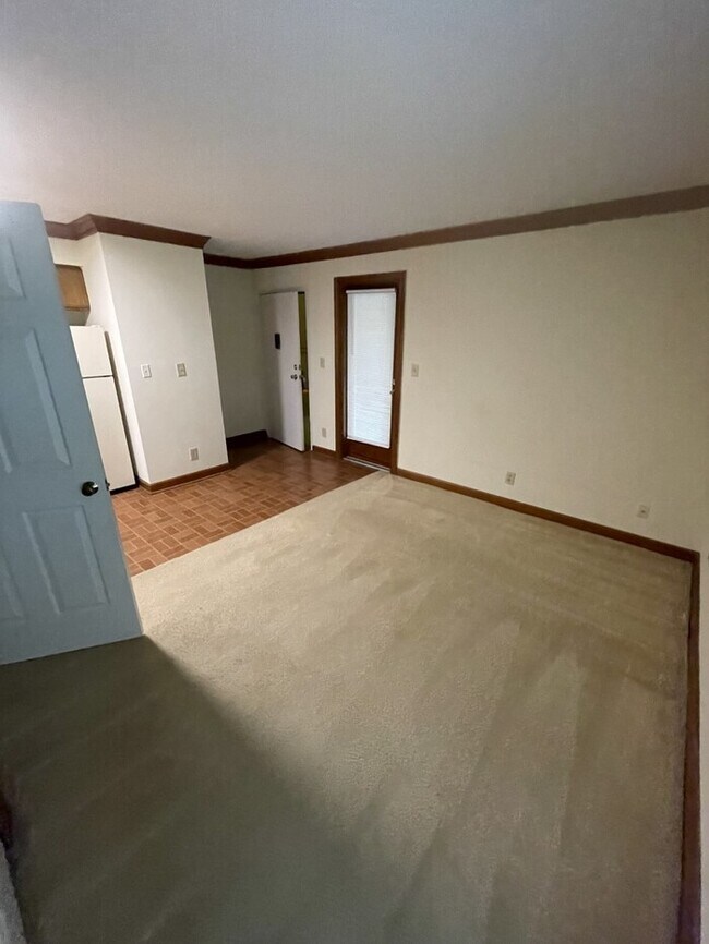 Building Photo - 1 Bedroom 1 Bathroom Condo!