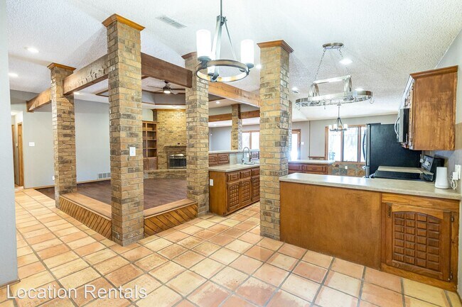 Building Photo - 3 br, 2 bath House - 5222 85th Street