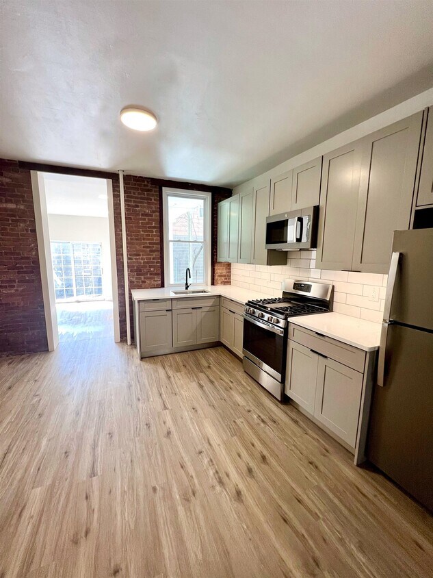 217 45TH St Unit 1, Union City, NJ 07087 Room for Rent in Union City