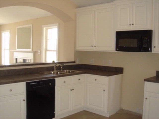 Building Photo - 4125 Huntsmoor Ln