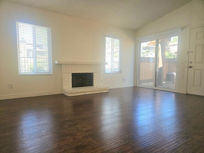 Foto del edificio - Beautiful 2-Bedroom Home Now Available