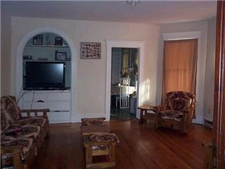 Foto del edificio - 336 Maple St
