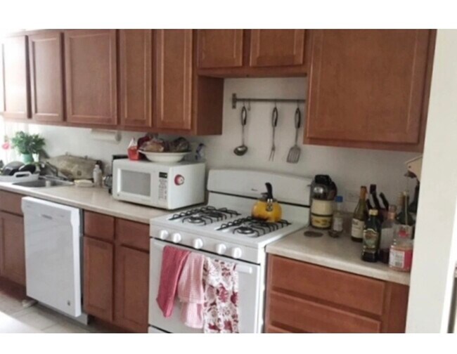 Foto del edificio - 918 Green Bay Rd