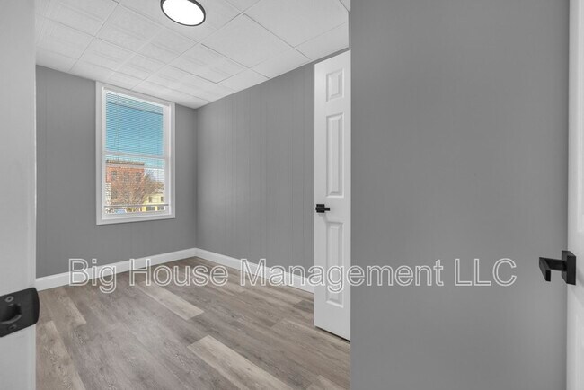 Foto del edificio - 1725 Hollins St