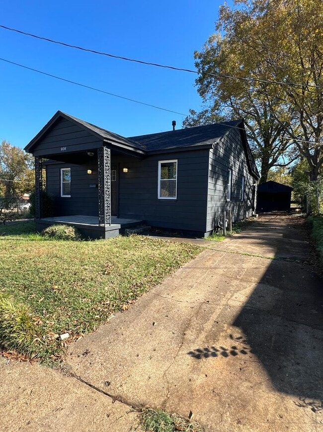 Building Photo - 808 Josephine St