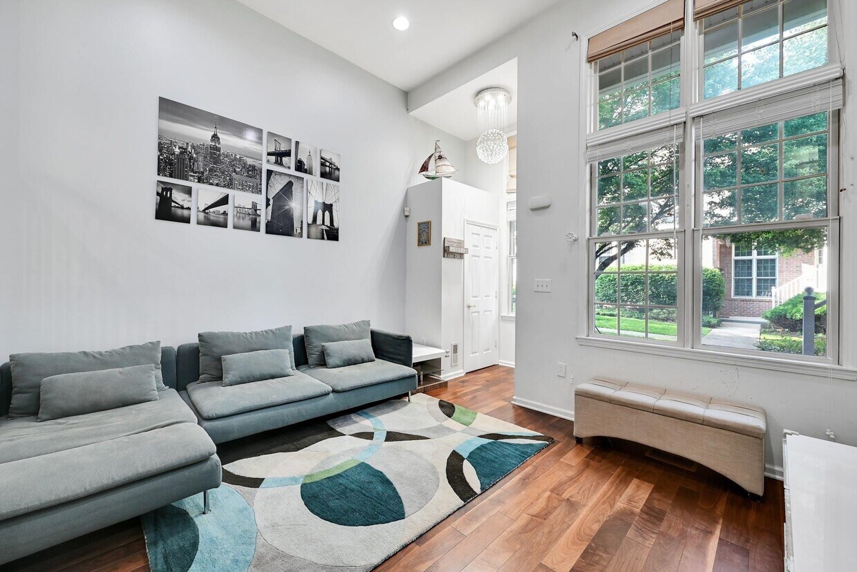 Foto principal - 375 Kingston Ct