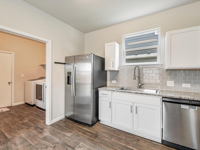 Building Photo - 2200 Arborside Dr