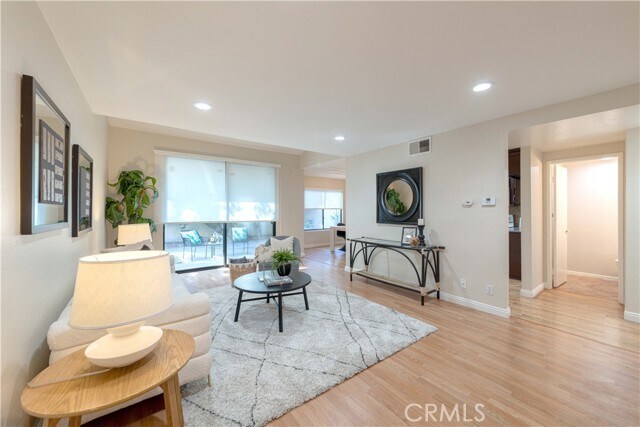 Foto del edificio - 1037 Whitewater Dr