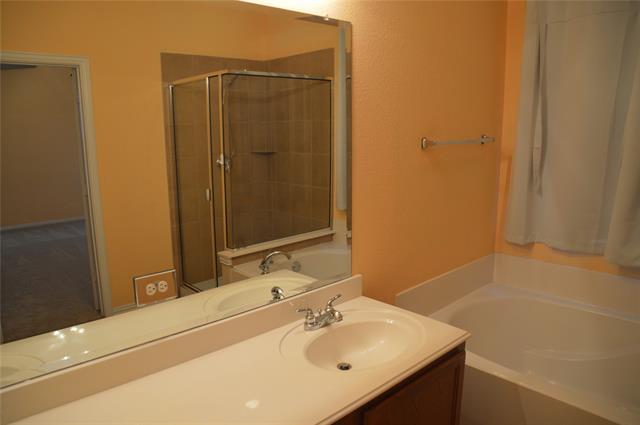 Building Photo - 333 Regency Dr