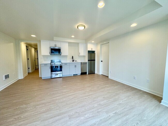 Building Photo - GRANGER 2819 DUPLEX