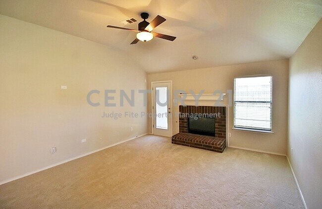 Foto del edificio - Adorable 3/2/2 in Mansfield ISD For Rent!