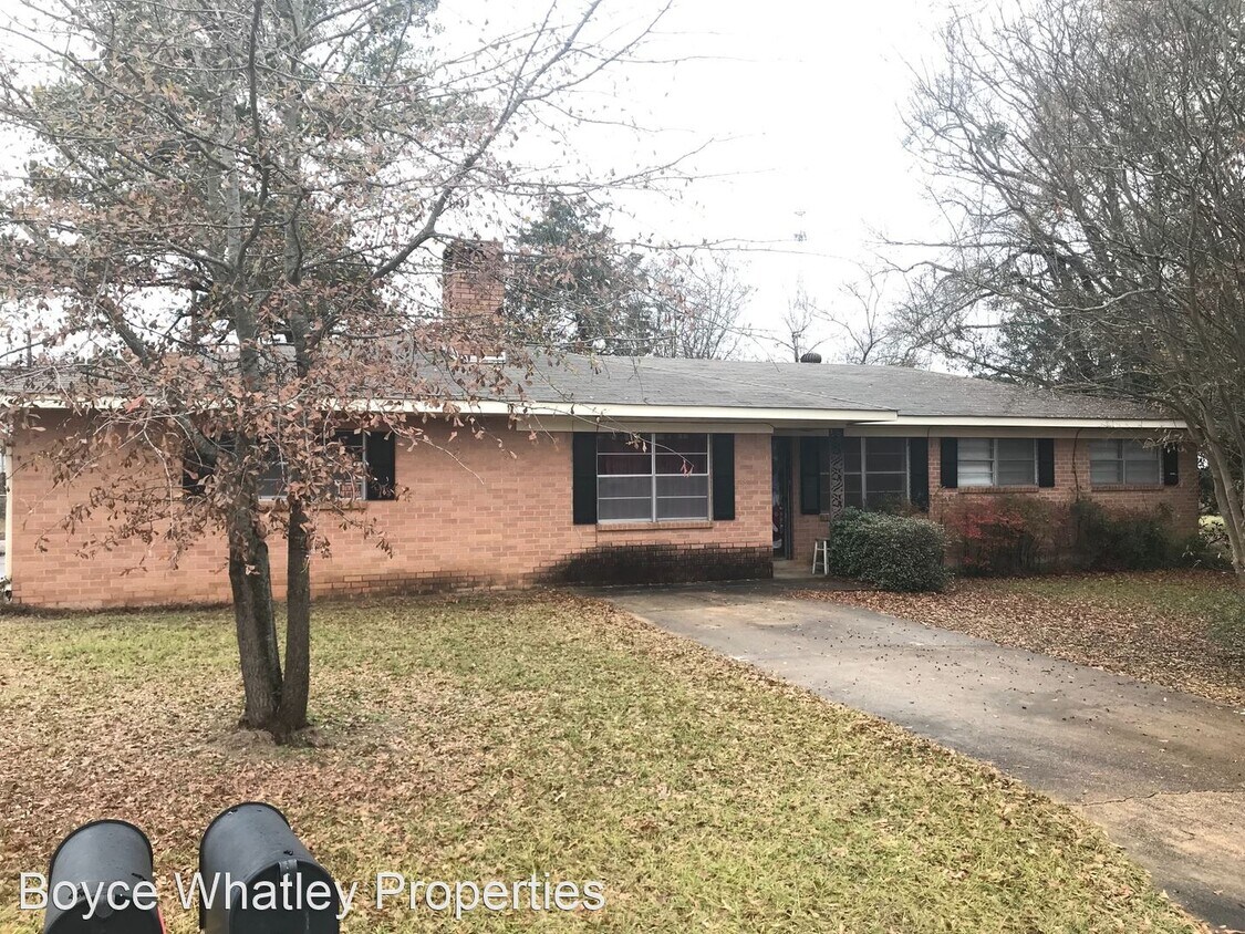 Primary Photo - 3 br, 1 bath House - 408 Hummingbird Tr.
