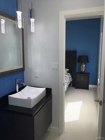 Foto del edificio - 2210 E 1st St